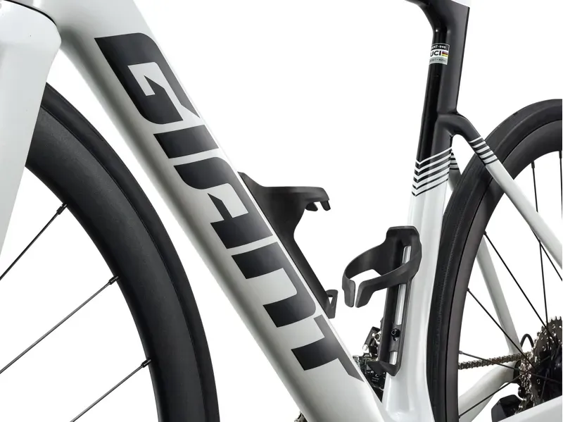 Giant Propel Advanced 2 Road Aero Race Bike in White-3