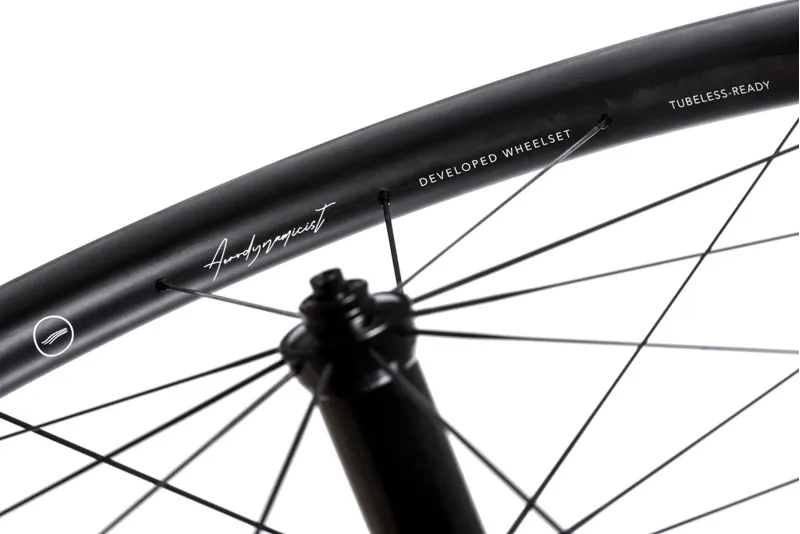 Hunt 62 Carbon Aerodynamicist Wheelset-2
