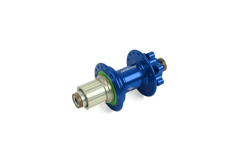 Hope Pro 4 135mm - 10mm 28H Rear Hub in Blue